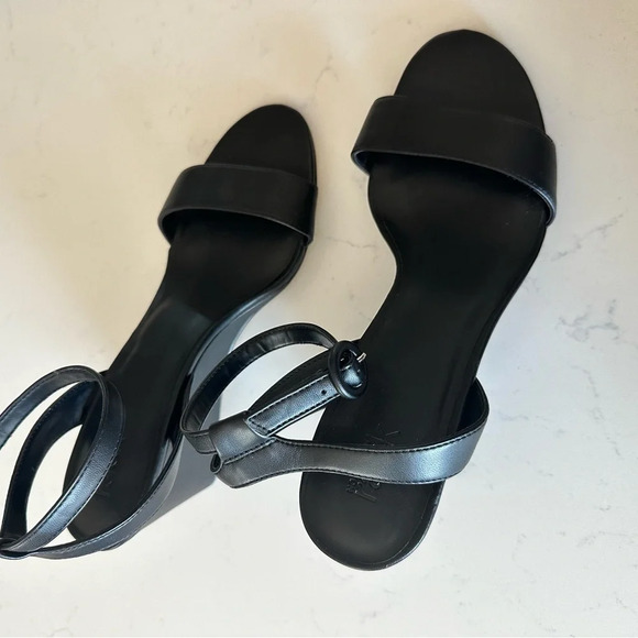 NORDSTROM RACK Carrie Wedge Sandal in black Size: 10 - Picture 3 of 6